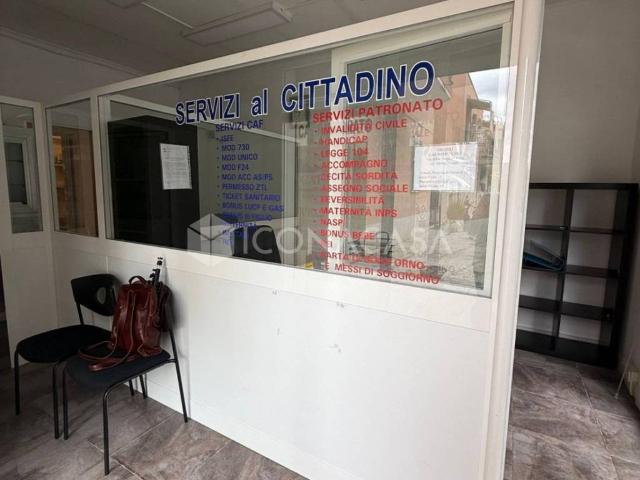 Locale Commerciale in affitto a Municipio Roma VI, Roma Capitale