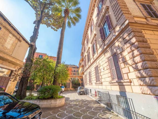 Locale Commerciale in affitto a Municipio Roma I, Roma Capitale