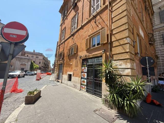 Locale Commerciale in affitto a Municipio Roma I, Roma Capitale