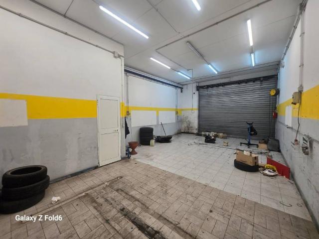 Locale Commerciale in affitto a San Giorgio di Acilia, Roma Capitale