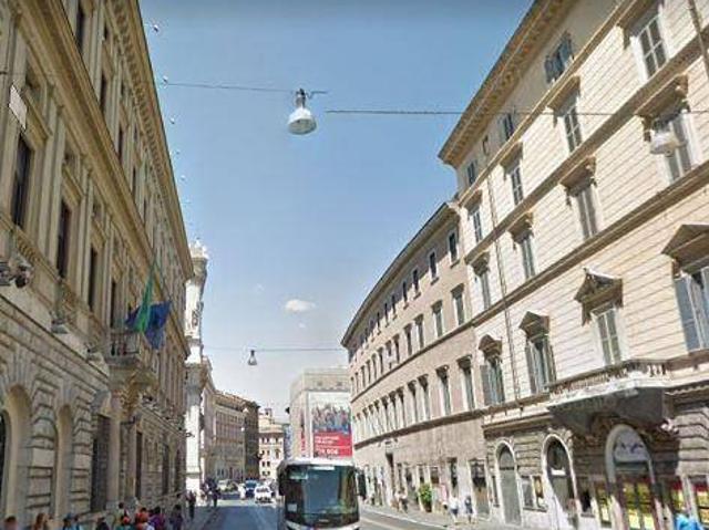 Locale Commerciale in affitto a Municipio Roma I, Roma Capitale