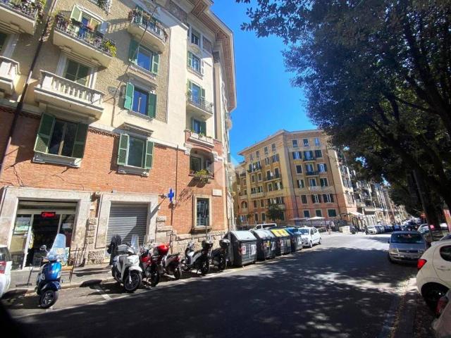 Locale Commerciale in affitto a Municipio Roma II, Roma Capitale