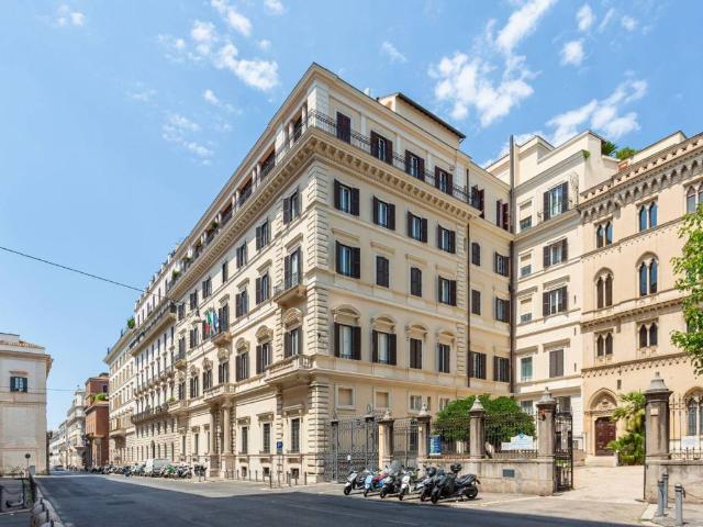 Locale Commerciale in affitto a Municipio Roma I, Roma Capitale