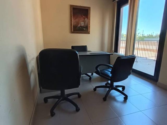 Locale Commerciale in affitto a Ponte Linari, Roma Capitale