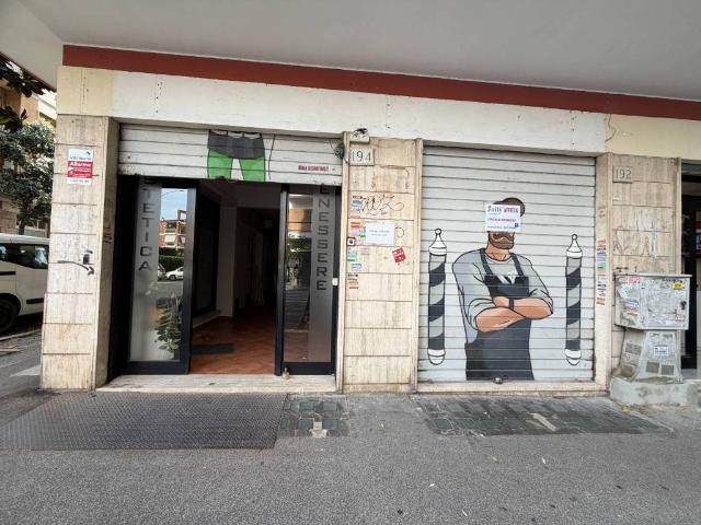 Locale Commerciale in affitto a Municipio Roma V, Roma Capitale