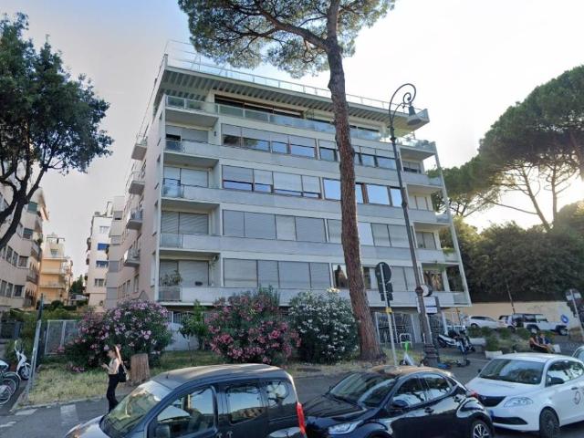 Locale Commerciale in affitto a Municipio Roma I, Roma Capitale