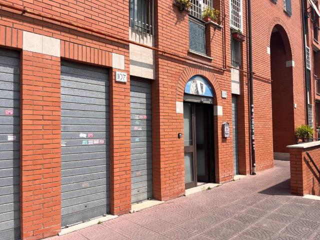 Locale Commerciale in affitto a Osteria del Curato, Roma Capitale