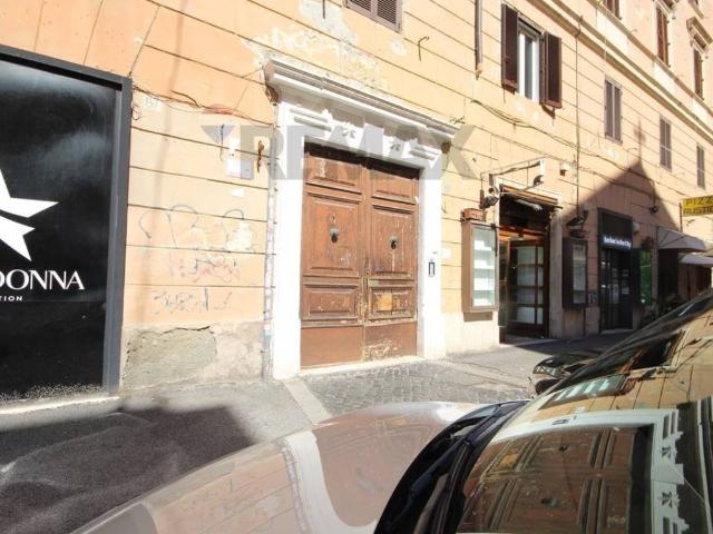 Locale Commerciale in affitto a Municipio Roma I, Roma Capitale