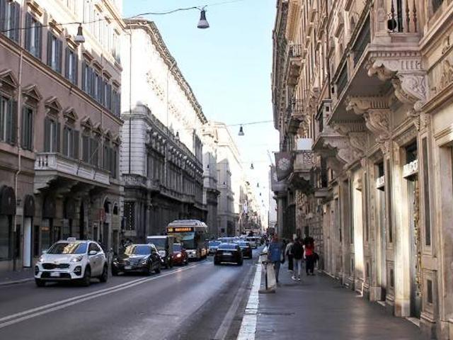 Locale Commerciale in affitto a Municipio Roma I, Roma Capitale