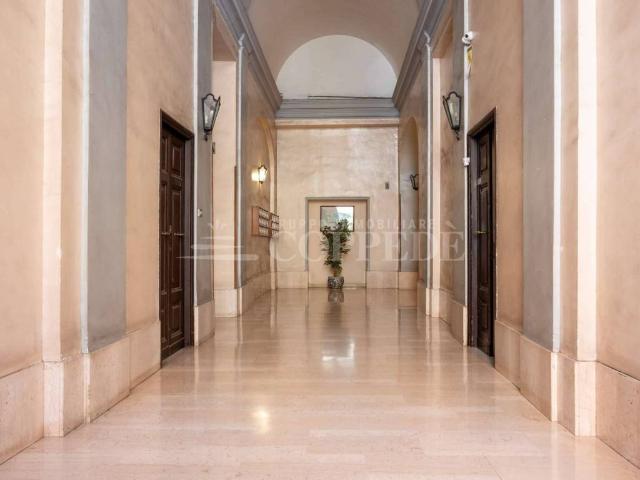 Locale Commerciale in affitto a Municipio Roma I, Roma Capitale