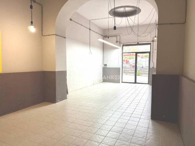 Locale Commerciale in affitto a Municipio Roma V, Roma Capitale