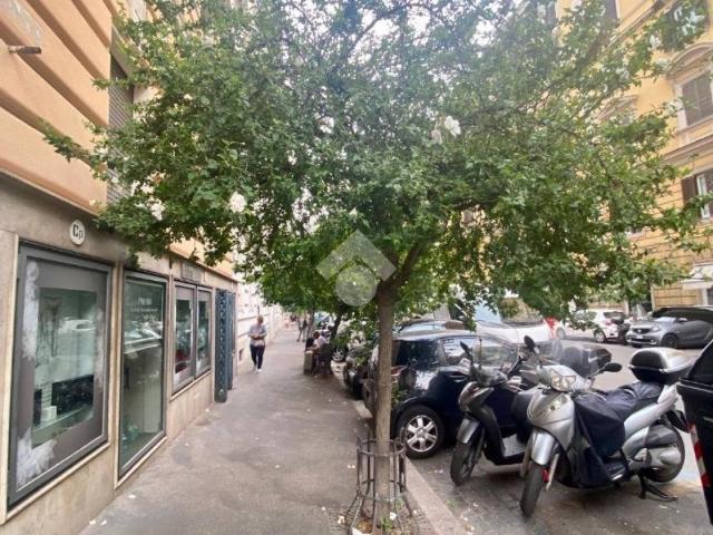 Locale Commerciale in affitto a Municipio Roma II, Roma Capitale