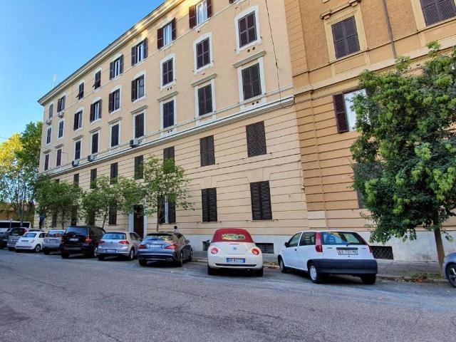 Locale Commerciale in affitto a Della Vittoria, Roma Capitale