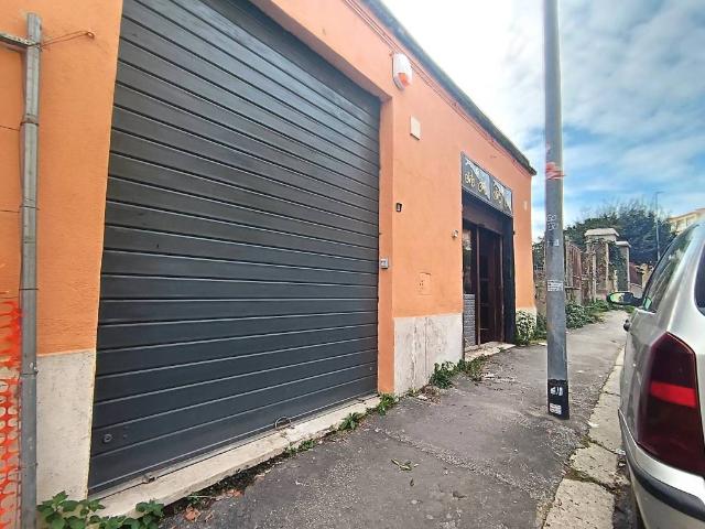 Locale Commerciale in affitto a Lido di Ostia, Roma Capitale