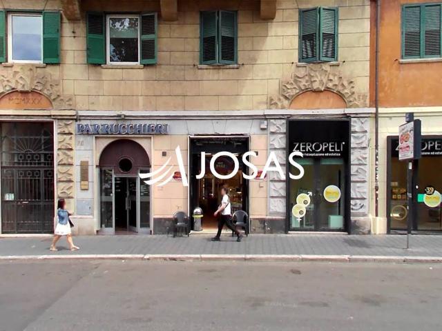Locale Commerciale in affitto a Municipio Roma VII, Roma Capitale