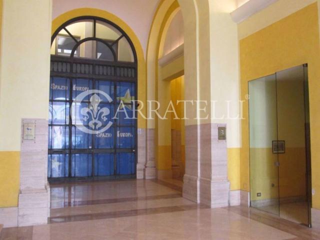 Locale Commerciale in affitto a Municipio Roma I, Roma Capitale