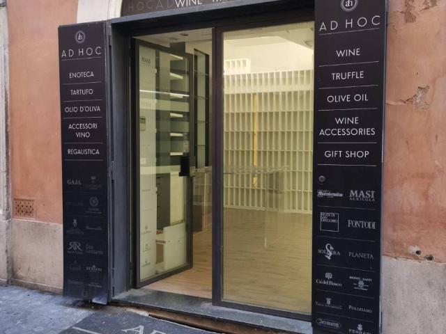 Locale Commerciale in affitto a Municipio Roma I, Roma Capitale