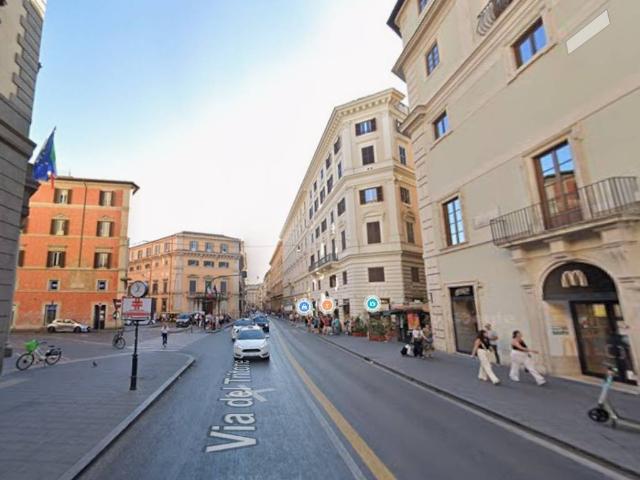 Locale Commerciale in affitto a Municipio Roma I, Roma Capitale
