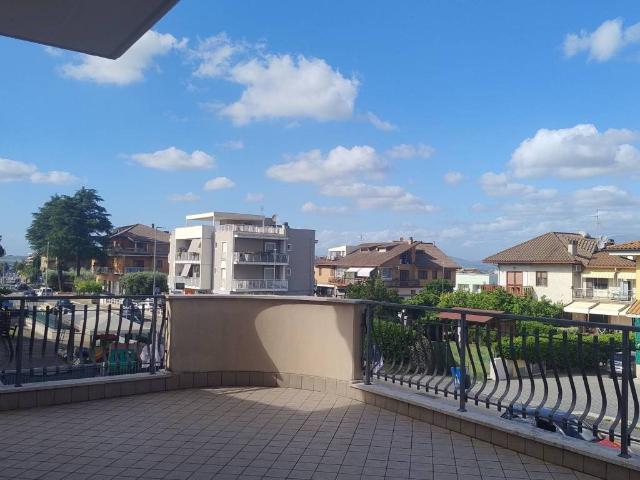 Locale Commerciale in affitto a Castelverde, Roma Capitale