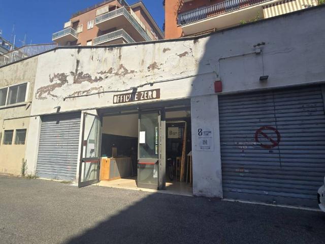 Locale Commerciale in affitto a Municipio Roma III, Roma Capitale