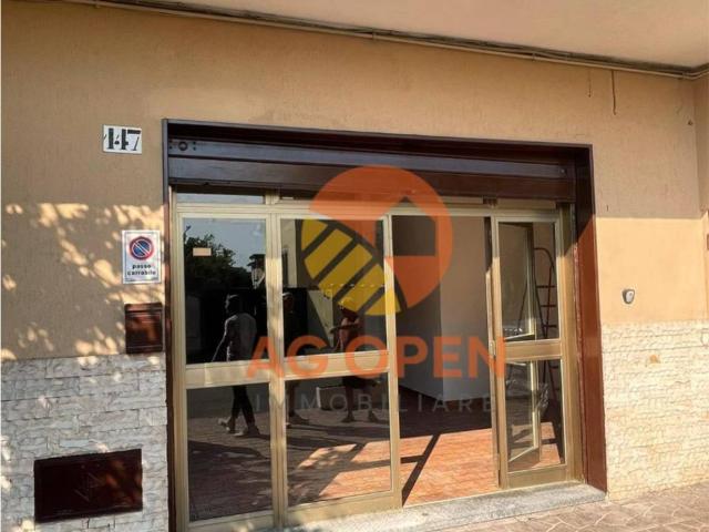 Locale Commerciale in affitto a Villa Verde, Roma Capitale