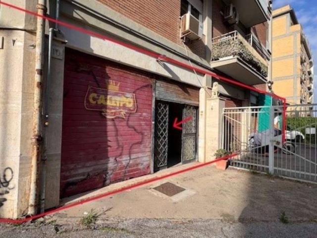 Locale Commerciale in affitto a Lido di Ostia, Roma Capitale