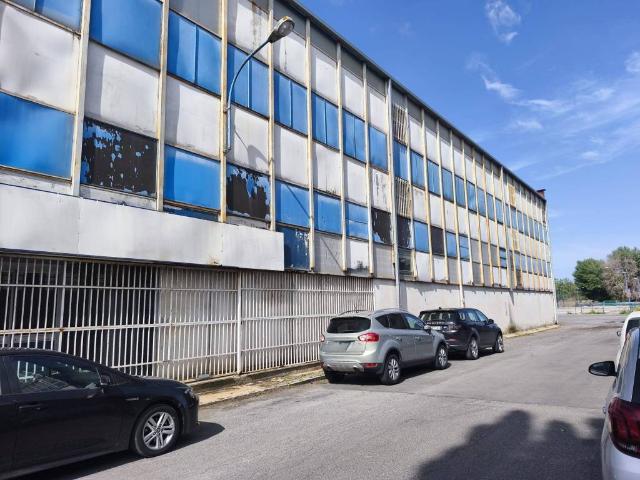 Locale Commerciale in affitto a Municipio Roma III, Roma Capitale