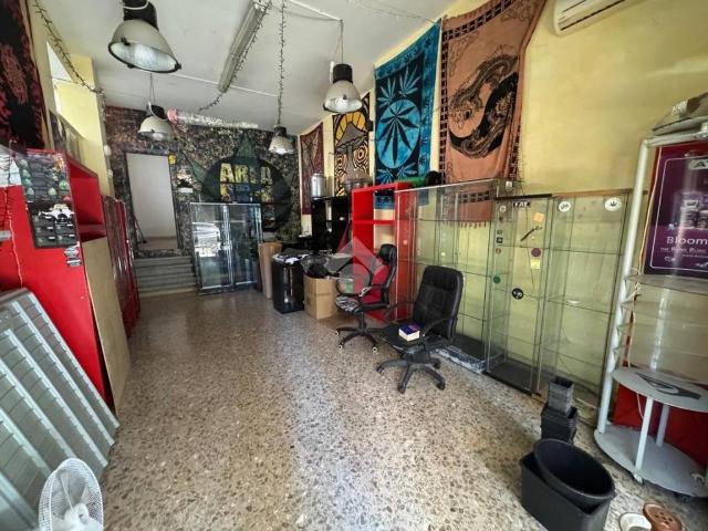 Locale Commerciale in affitto a Lido di Ostia, Roma Capitale
