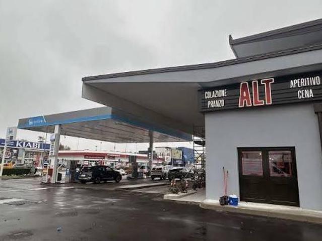 Locale Commerciale in affitto a Malafede, Roma Capitale