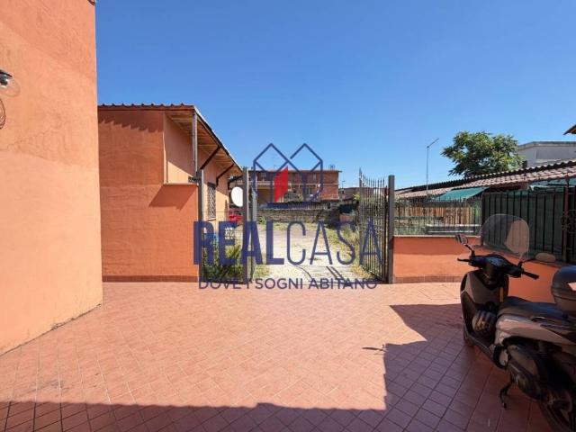 Locale Commerciale in affitto a Municipio Roma VI, Roma Capitale