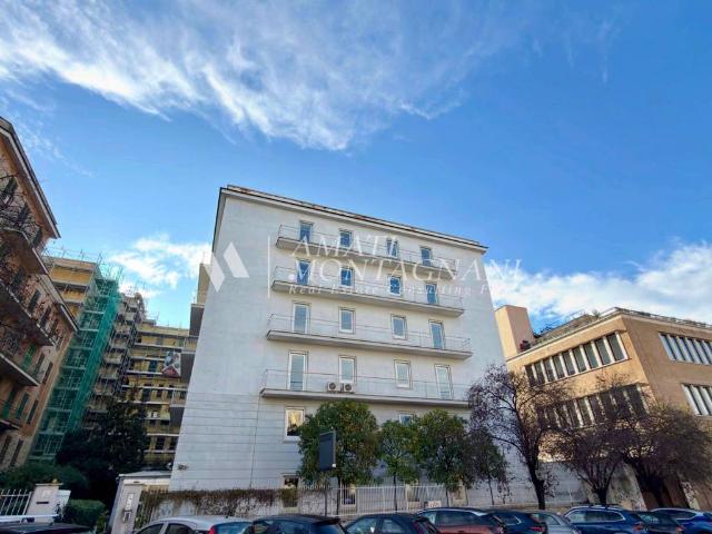 Locale Commerciale in affitto a Municipio Roma VII, Roma Capitale