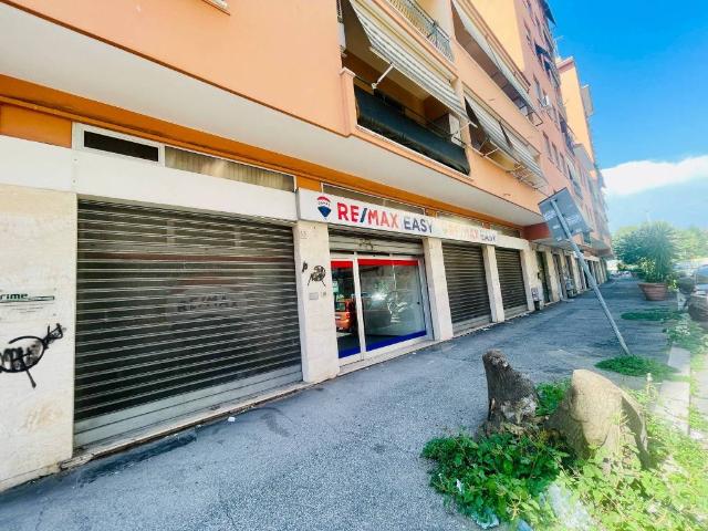 Locale Commerciale in affitto a Municipio Roma IV, Roma Capitale