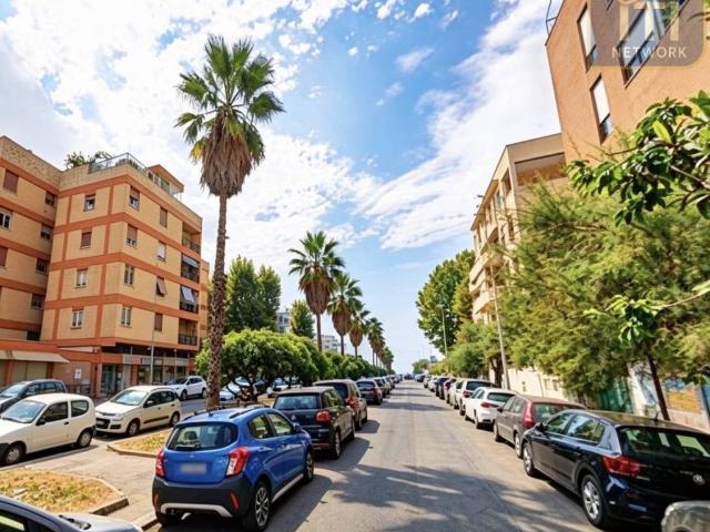 Locale Commerciale in affitto a Lido di Ostia, Roma Capitale