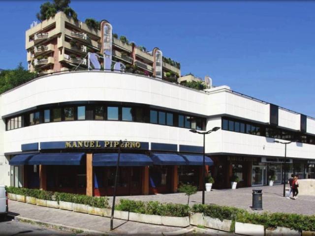 Locale Commerciale in affitto a Municipio Roma IX, Roma Capitale