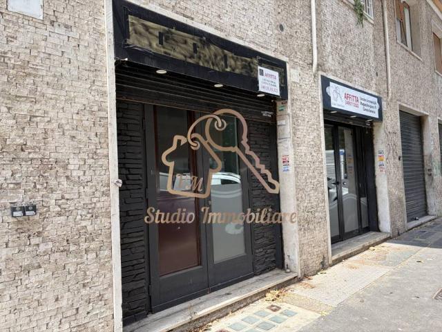 Locale Commerciale in affitto a Monte Sacro, Roma