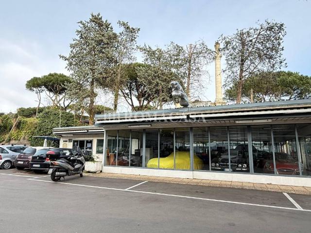 Locale Commerciale in affitto a Municipio Roma XV, Roma Capitale