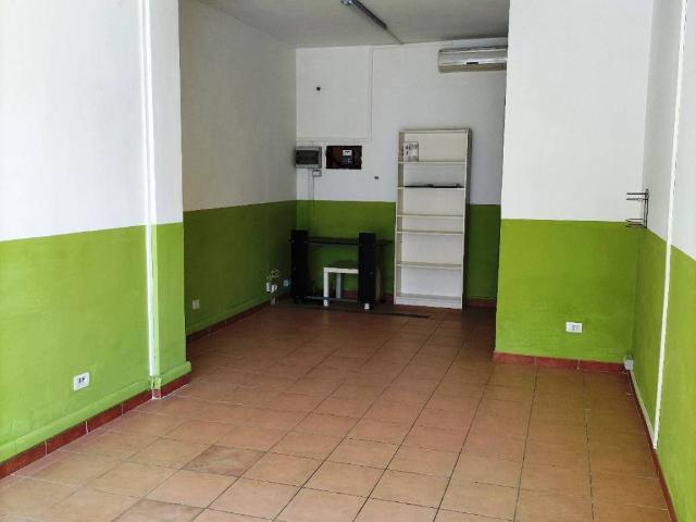 Locale Commerciale in affitto a Municipio Roma VII, Roma Capitale