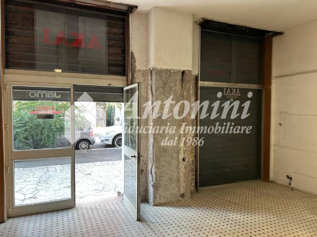 Locale Commerciale in affitto a Municipio Roma II, Roma Capitale