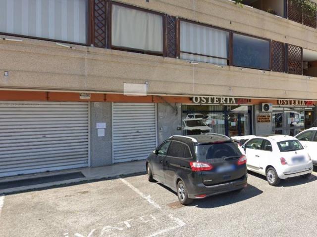 Locale Commerciale in affitto a Giardino di Roma, Roma Capitale