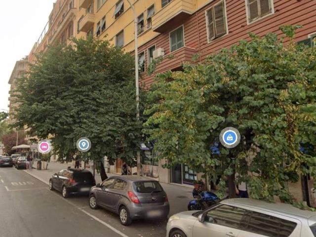 Locale Commerciale in affitto a Municipio Roma II, Roma Capitale
