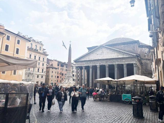 Locale Commerciale in affitto a Municipio Roma I, Roma Capitale