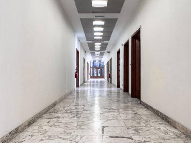 Locale Commerciale in affitto a Municipio Roma IX, Roma Capitale