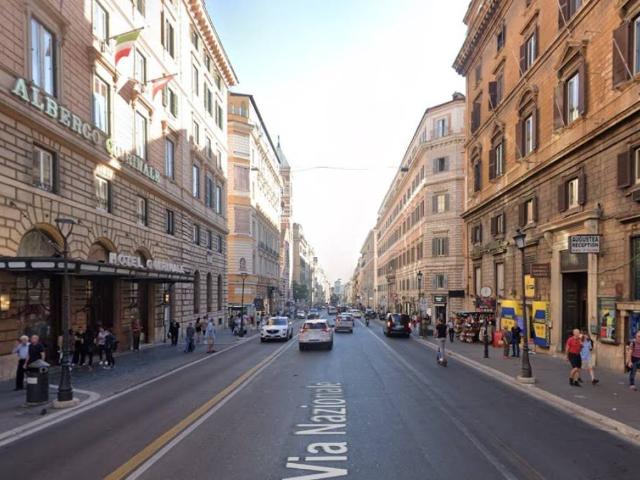 Locale Commerciale in affitto a Municipio Roma I, Roma Capitale