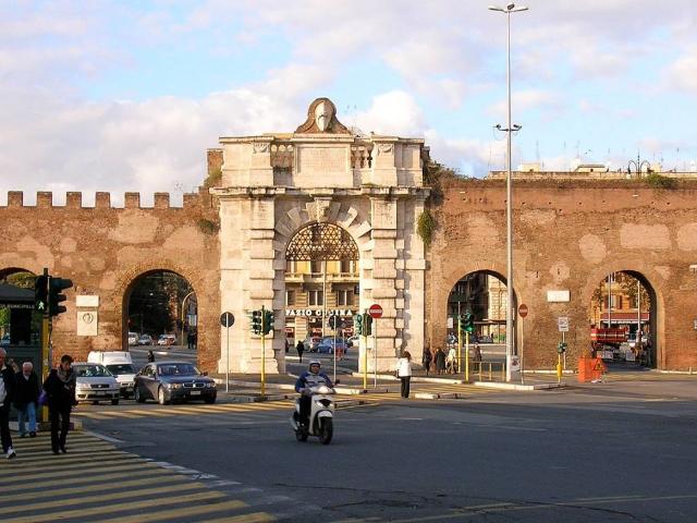 Locale Commerciale in affitto a Municipio Roma VII, Roma Capitale