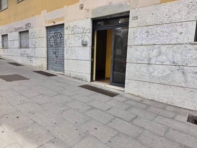 Locale Commerciale in affitto a Municipio Roma II, Roma Capitale