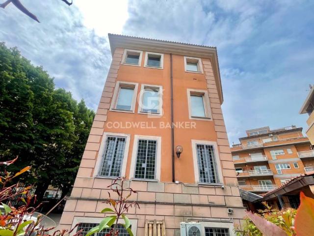 Locale Commerciale in affitto a Municipio Roma I, Roma Capitale