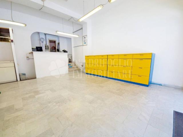 Locale Commerciale in affitto a Lido di Ostia, Roma Capitale
