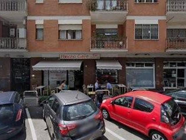 Locale Commerciale in affitto a Municipio Roma VIII, Roma Capitale