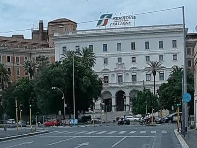 Locale Commerciale in affitto a Municipio Roma II, Roma Capitale
