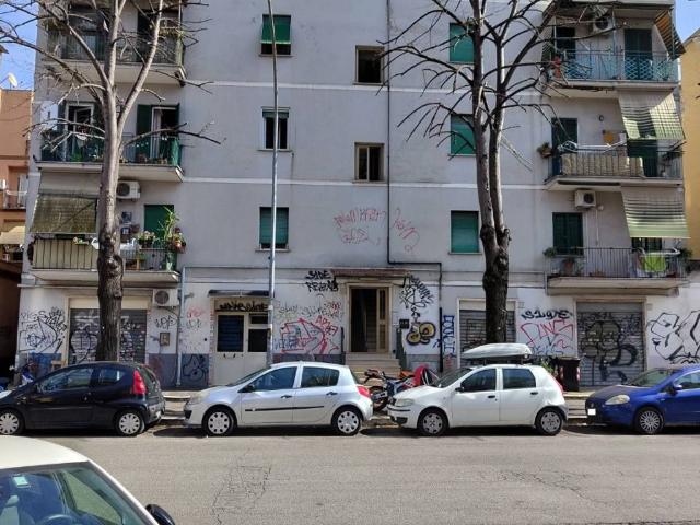 Locale Commerciale in affitto a Municipio Roma V, Roma Capitale